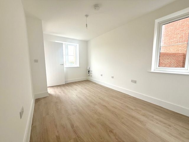 Property photo 2 of 10 Living Room