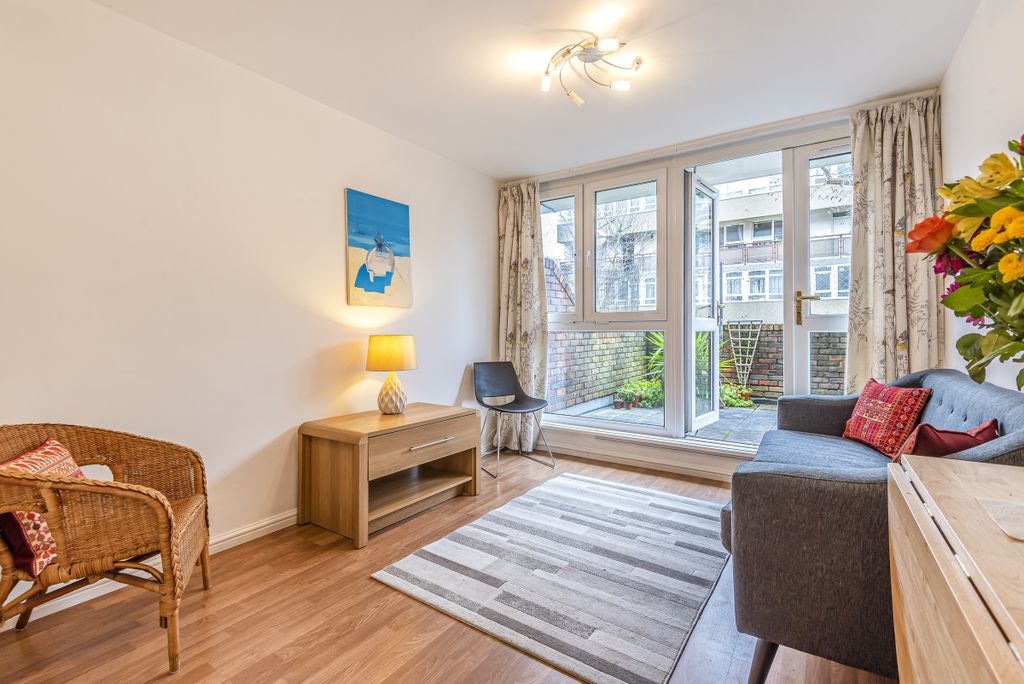 Property photo 1 of 7 685122 (2)
