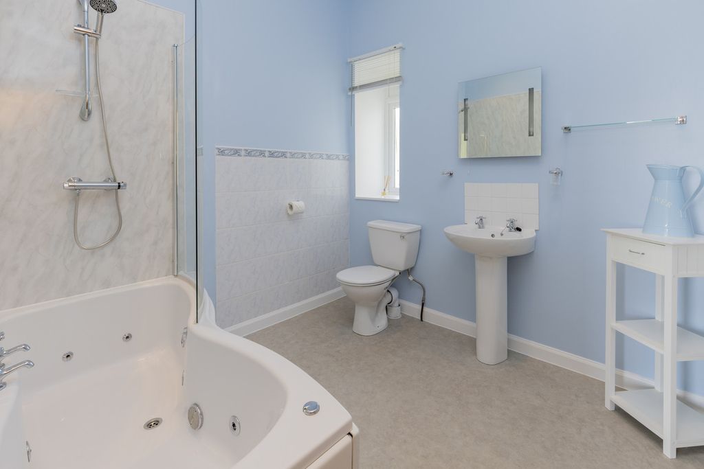 Additional image 11 of 3 bed flat for saleEccles Road, Argyll & Bute PA23