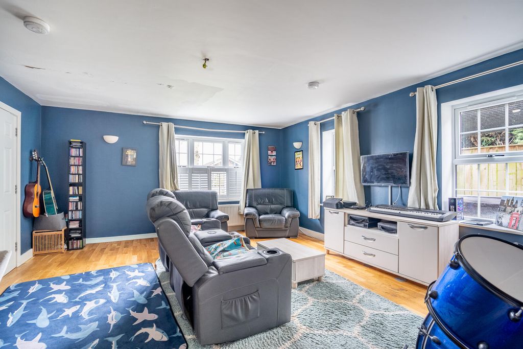 Property photo 2 of 15 Living Room