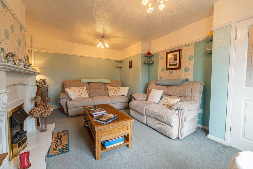 Property photo 3 of 52