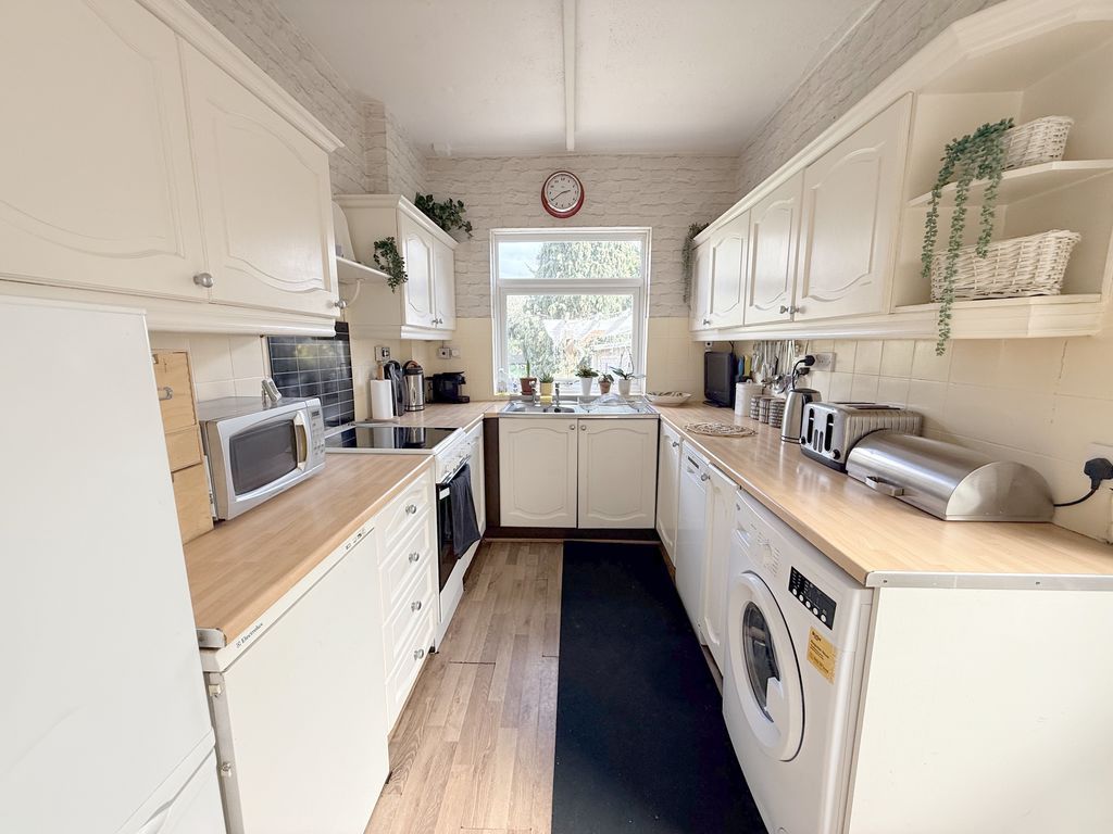 Property photo 2 of 21 Kitchen