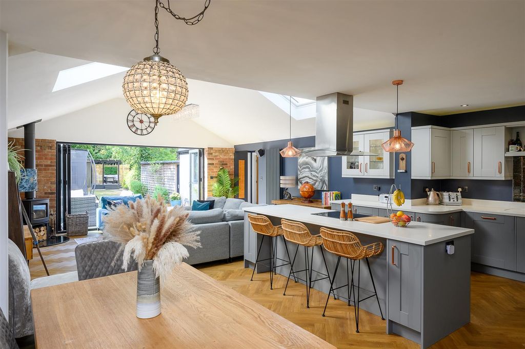 Property photo 2 of 30 Open Plan Kitchen