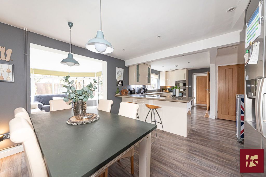 Property photo 3 of 24