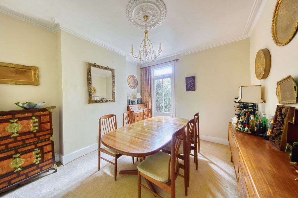 Property photo 3 of 12 Photo 1