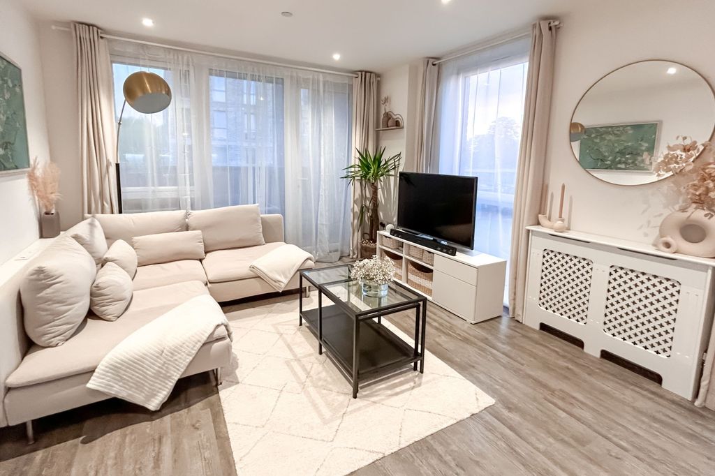 Property photo 2 of 12