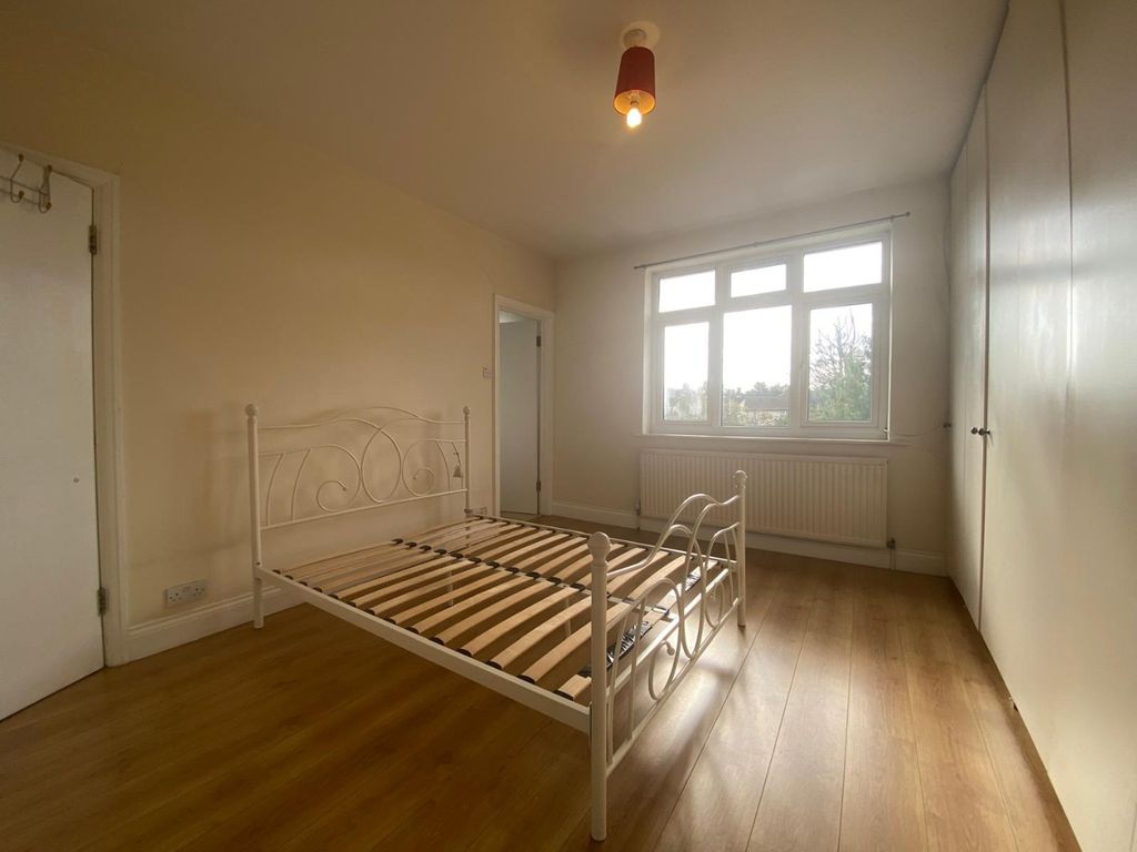 Property photo 2 of 13 4609722