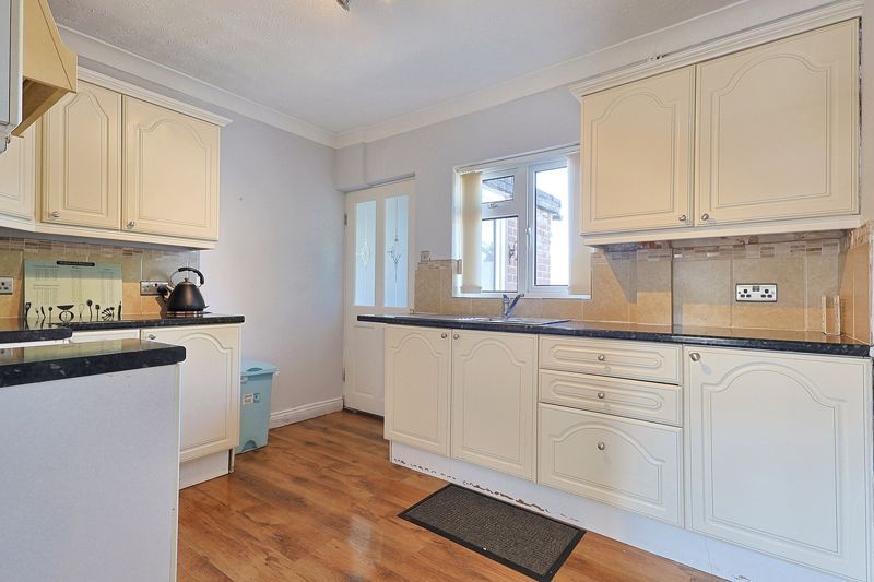 Property photo 2 of 12 Photo 4