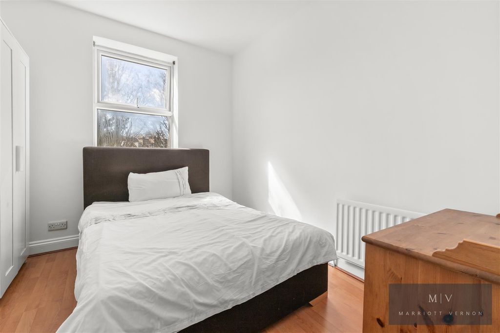 Property photo 3 of 10 Heathfield Road 64B MV-6.Jpg