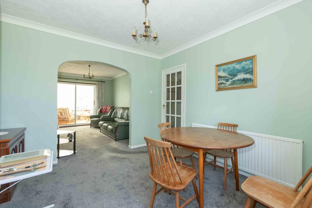 Property photo 3 of 24 Tower Rd_6.Jpg