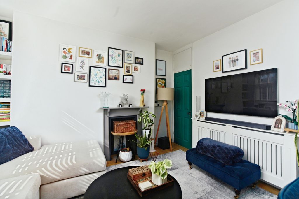 Property photo 2 of 16