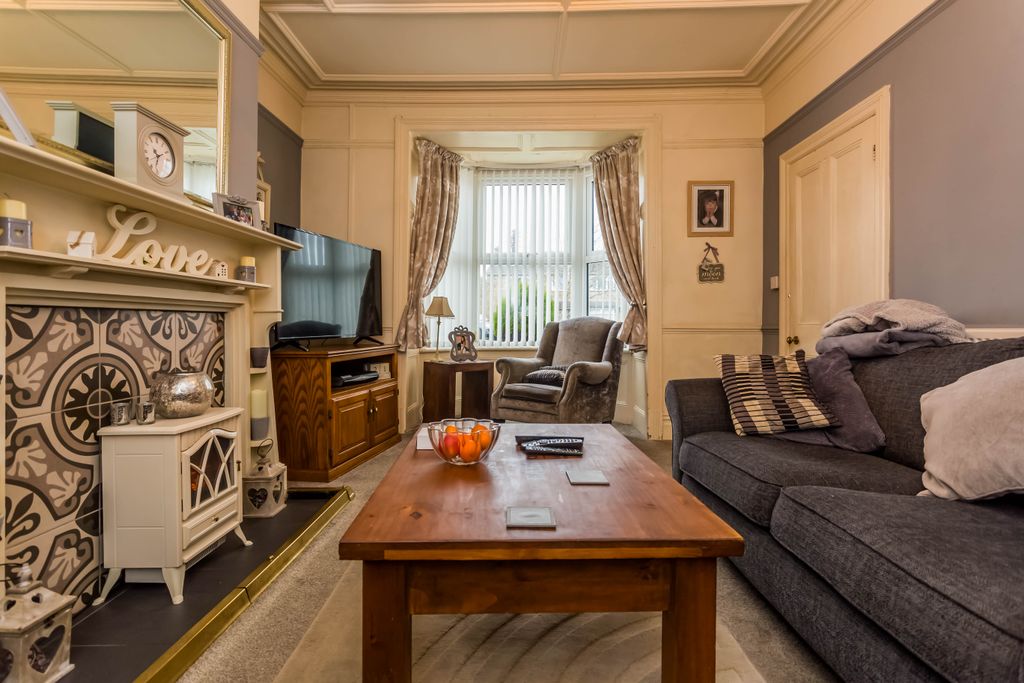 Property photo 2 of 30