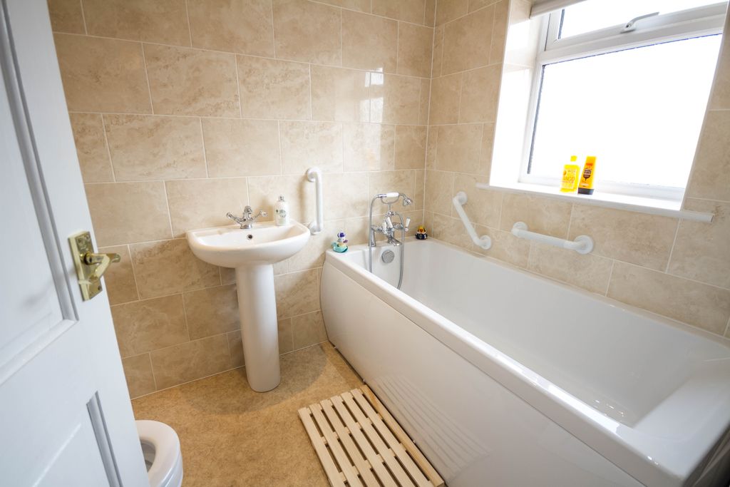 Property photo 3 of 18