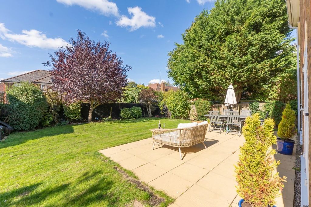 Property photo 2 of 25