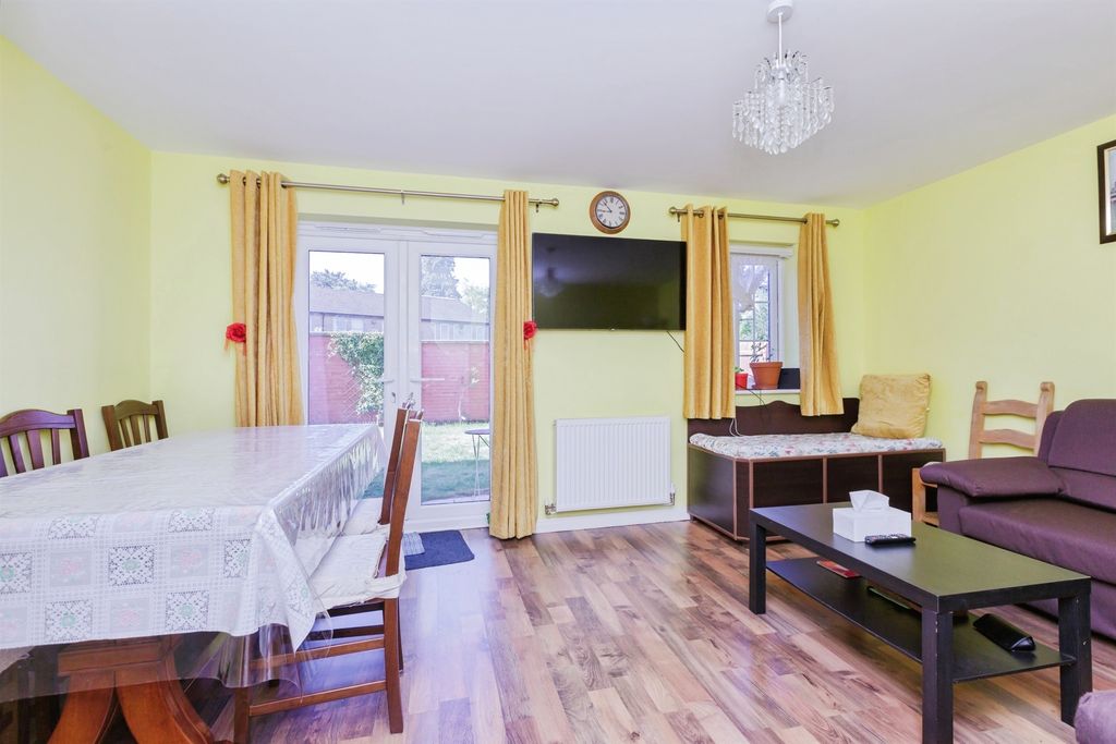Property photo 2 of 17