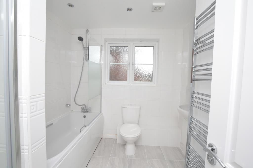 Property photo 3 of 14 Bathroom