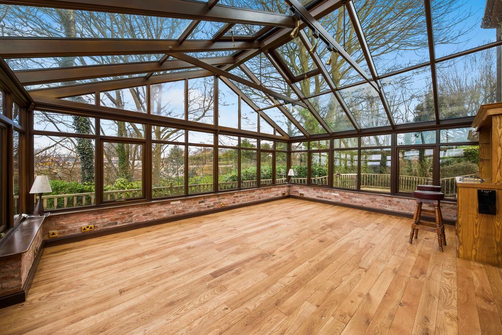 Property photo 3 of 45 Conservatory.