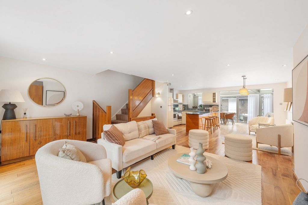 Property photo 2 of 46