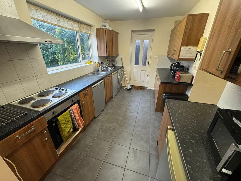 Property photo 3 of 12 Photo 8