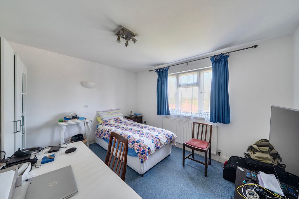 Property photo 3 of 11