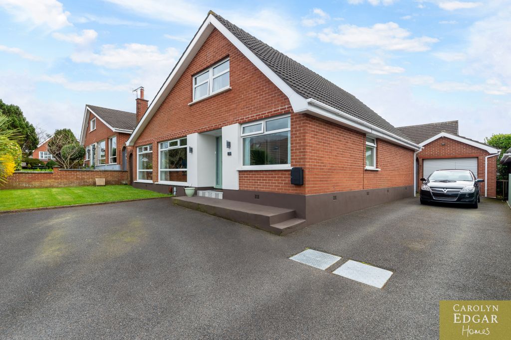 Property photo 2 of 57 011