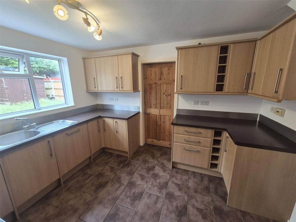 Property photo 3 of 14 Picture No. 10