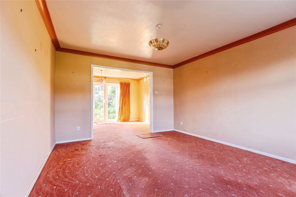 Property photo 2 of 23 Picture No. 15