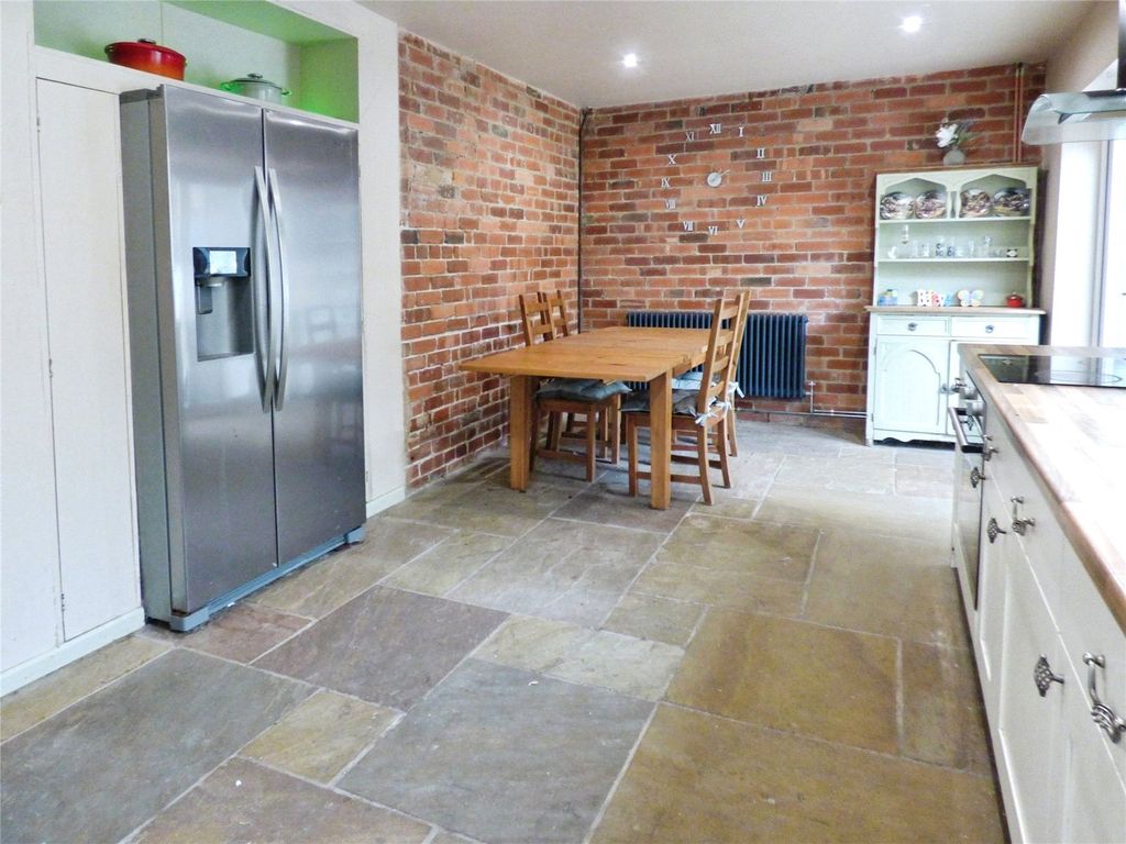 Property photo 3 of 20 Picture No. 06