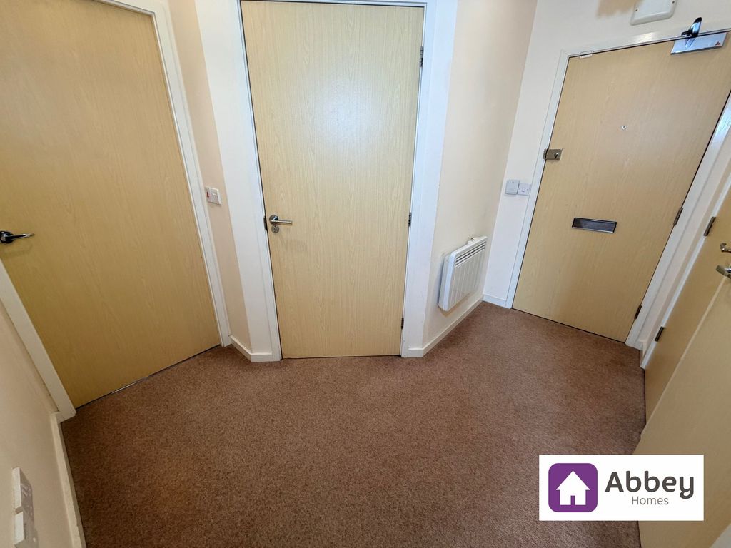 Property photo 2 of 17 Entrance Hall