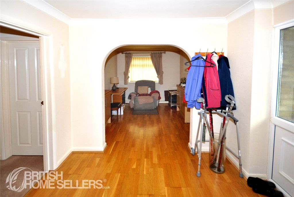 Property photo 3 of 19 Picture No. 15