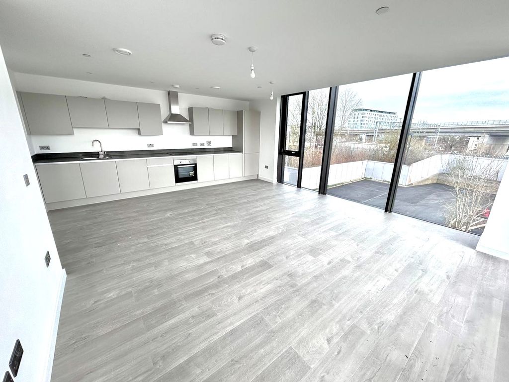 Property photo 2 of 7
