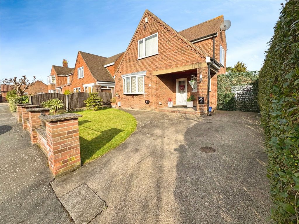 Property photo 1 of 17 Outside