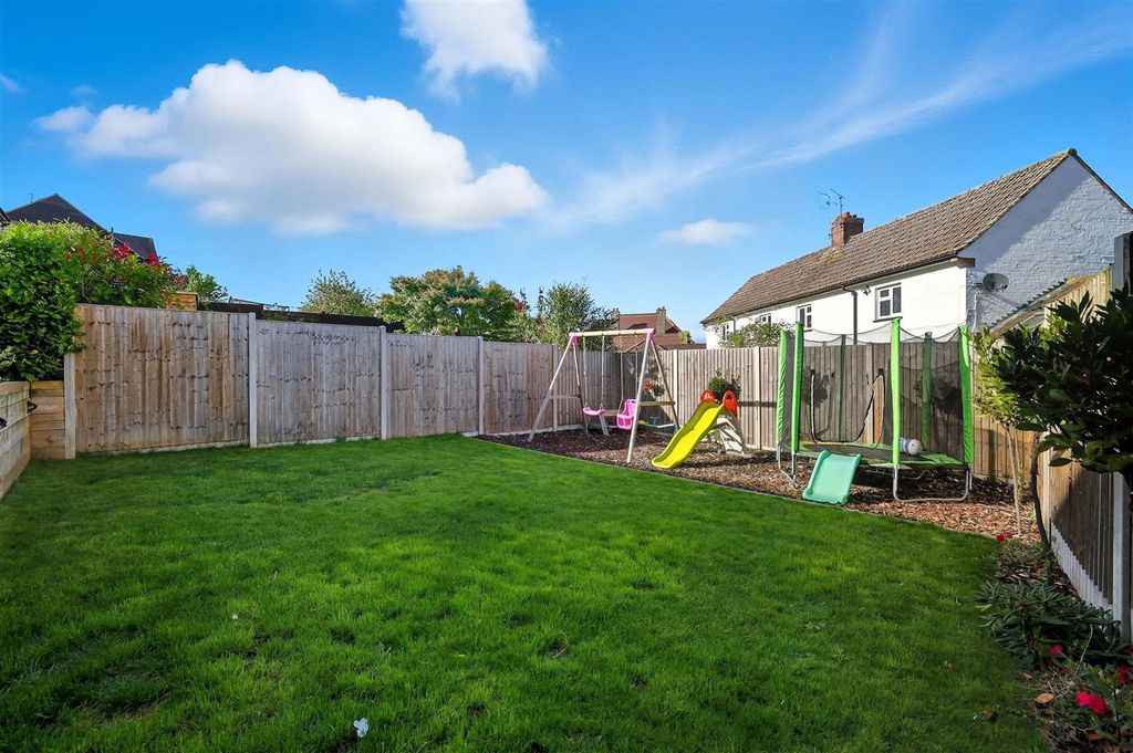 Property photo 3 of 25