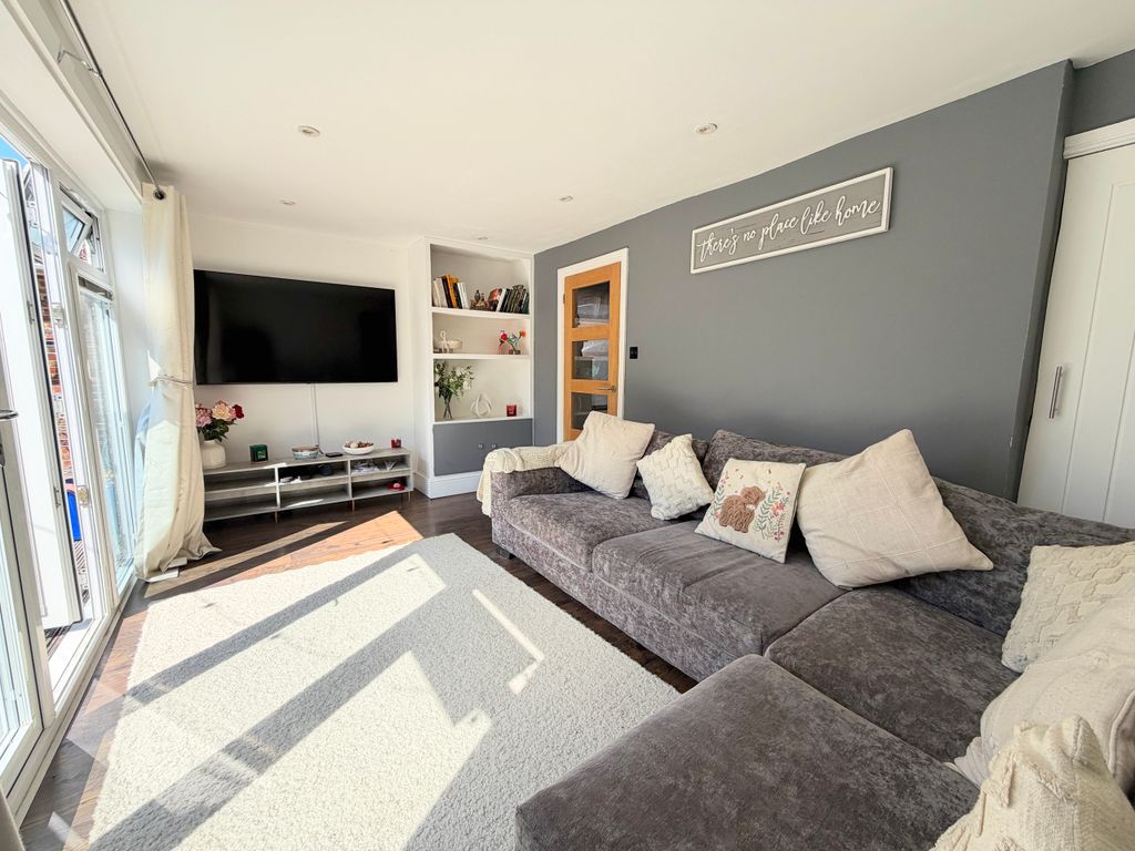 Property photo 3 of 15 Img_2165.Jpg