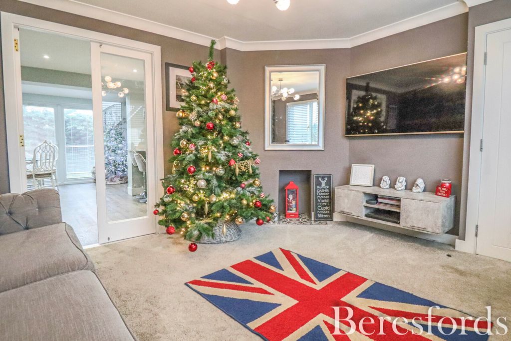 Property photo 3 of 22 Picture No. 17