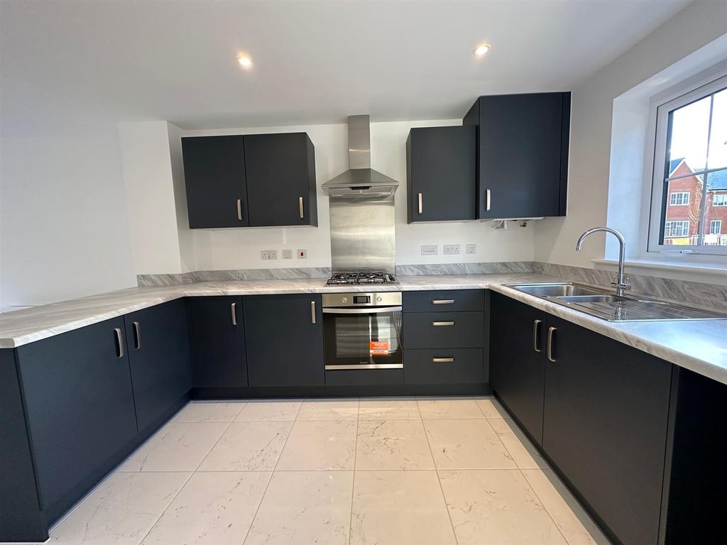 Property photo 2 of 20 Living Area 5.Jpg