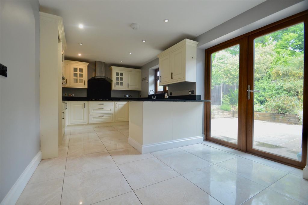 Property photo 3 of 20 Kitchen/ Diner