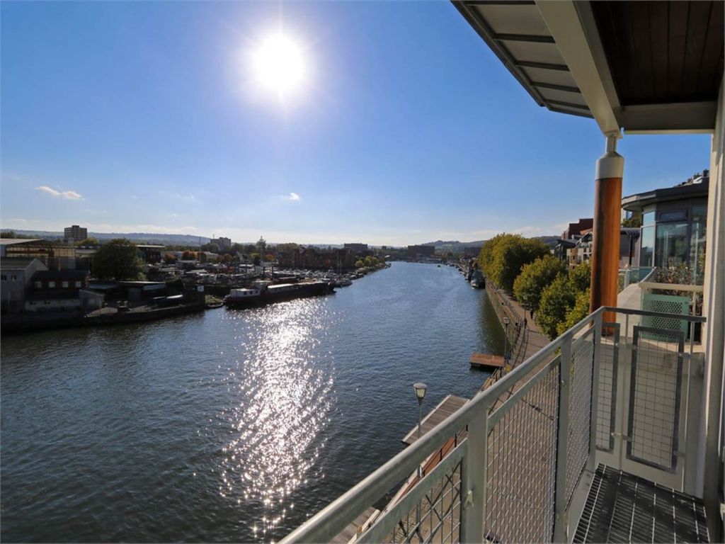 Property photo 3 of 16 Balconyview1