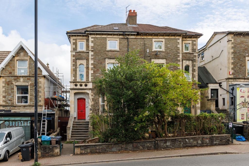 Property photo 2 of 14 Gff 160 Wells Road-17.Jpg