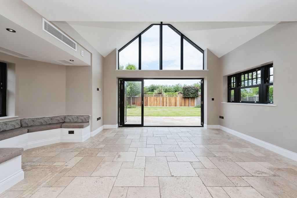 Property photo 2 of 19 Pbox-Img.Jpg