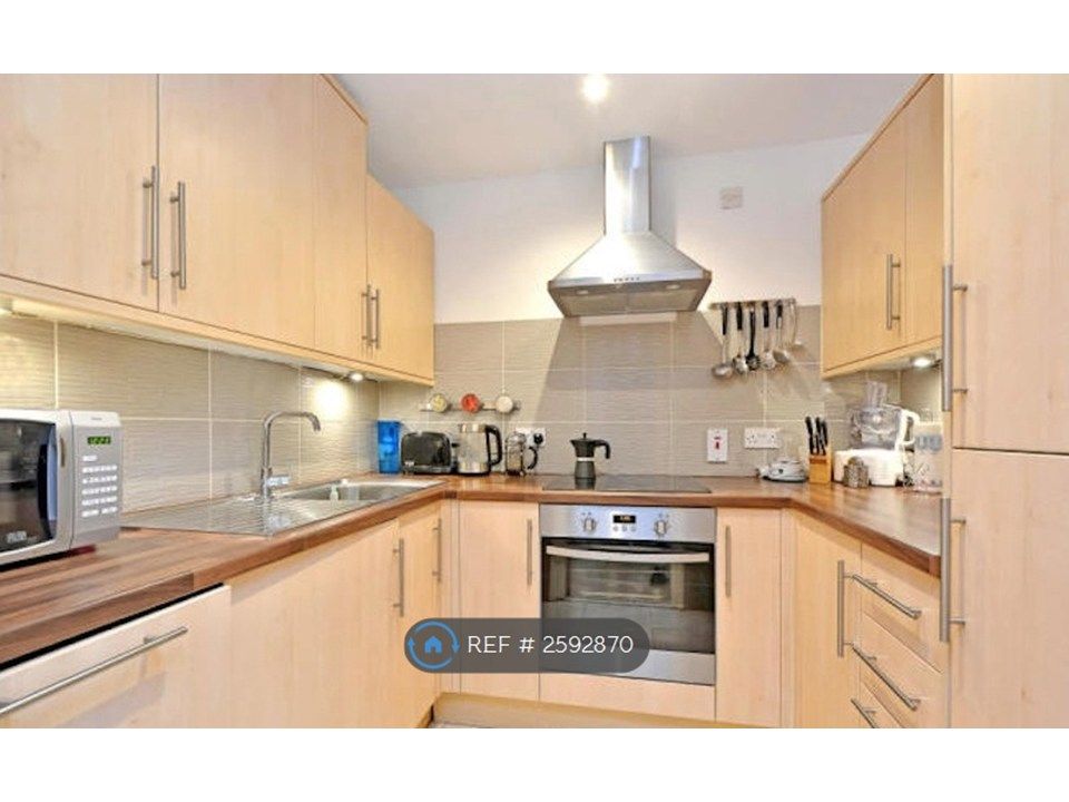 Property photo 3 of 8 Kitchen
