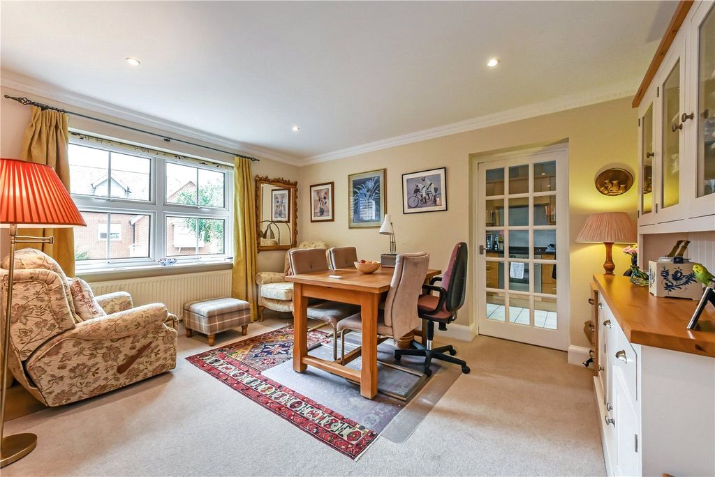 Property photo 3 of 16 Dining Area
