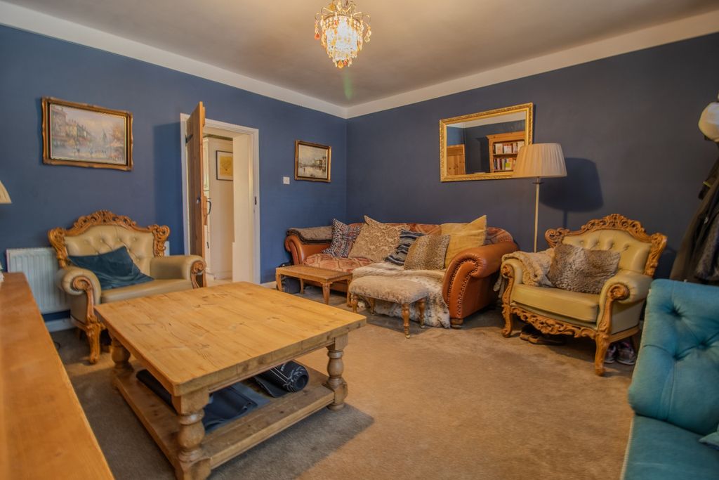 Property photo 3 of 21 5259895