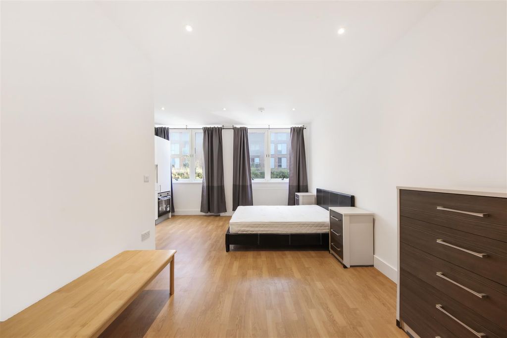 Property photo 2 of 6 F225 Shenley Road - m3S3A3T6Rkwwdmxc89Hk.Jpg