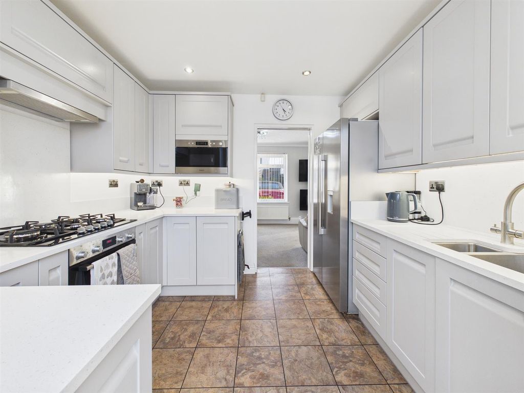 Property photo 3 of 19 Cam04118G0-Pr0055-Still010.Jpg