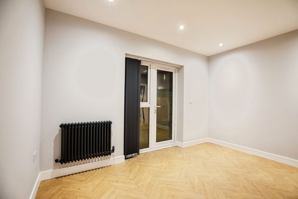 Property photo 2 of 17 Gallery