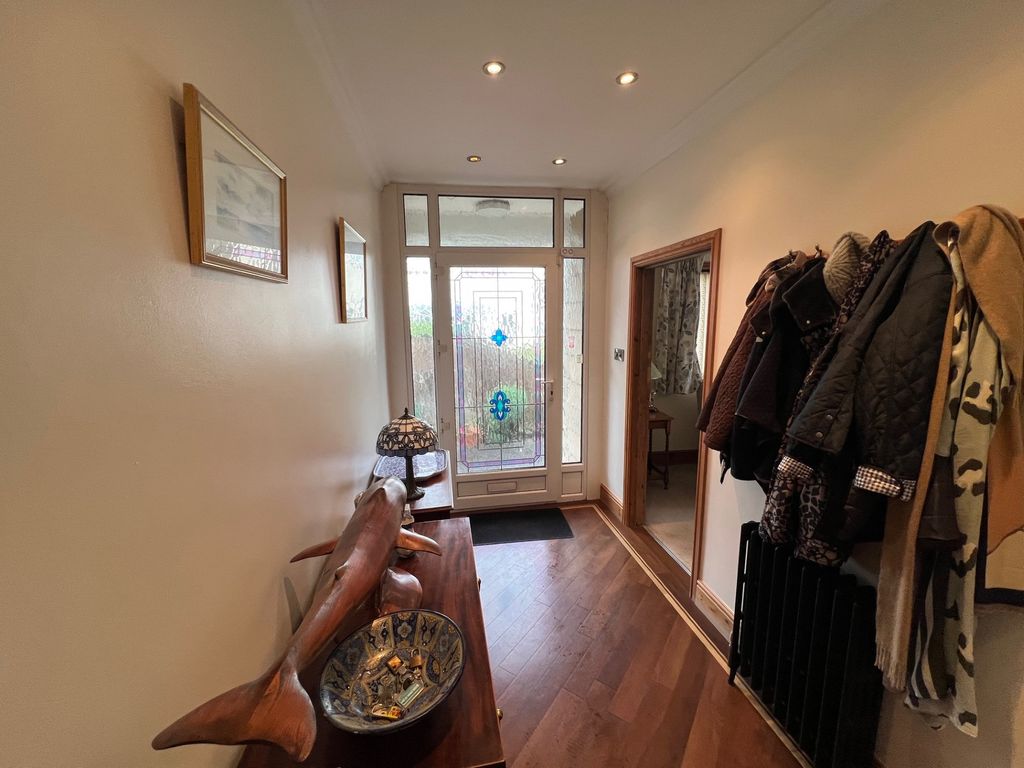 Property photo 2 of 15 Entrance Hall