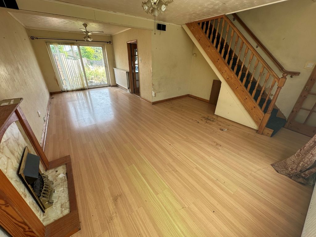 Property photo 2 of 13 4294443