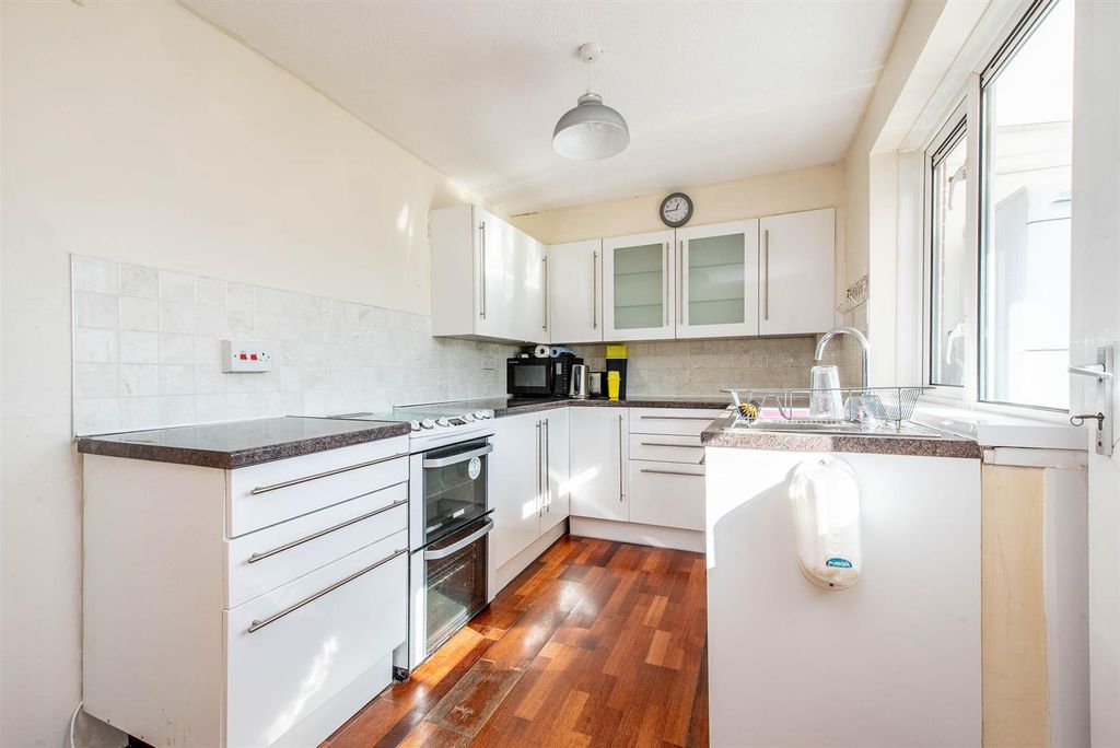 Property photo 2 of 20 Kitchen