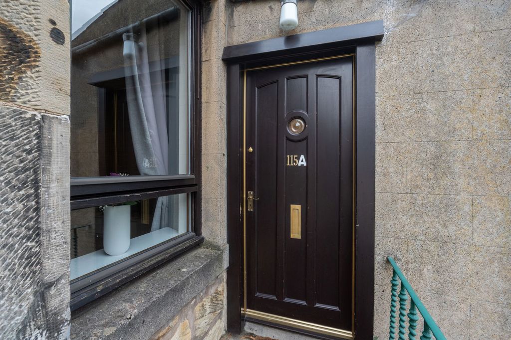 Property photo 3 of 25